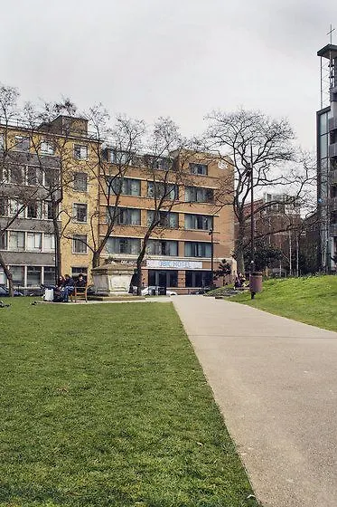 The Corner London City מלון